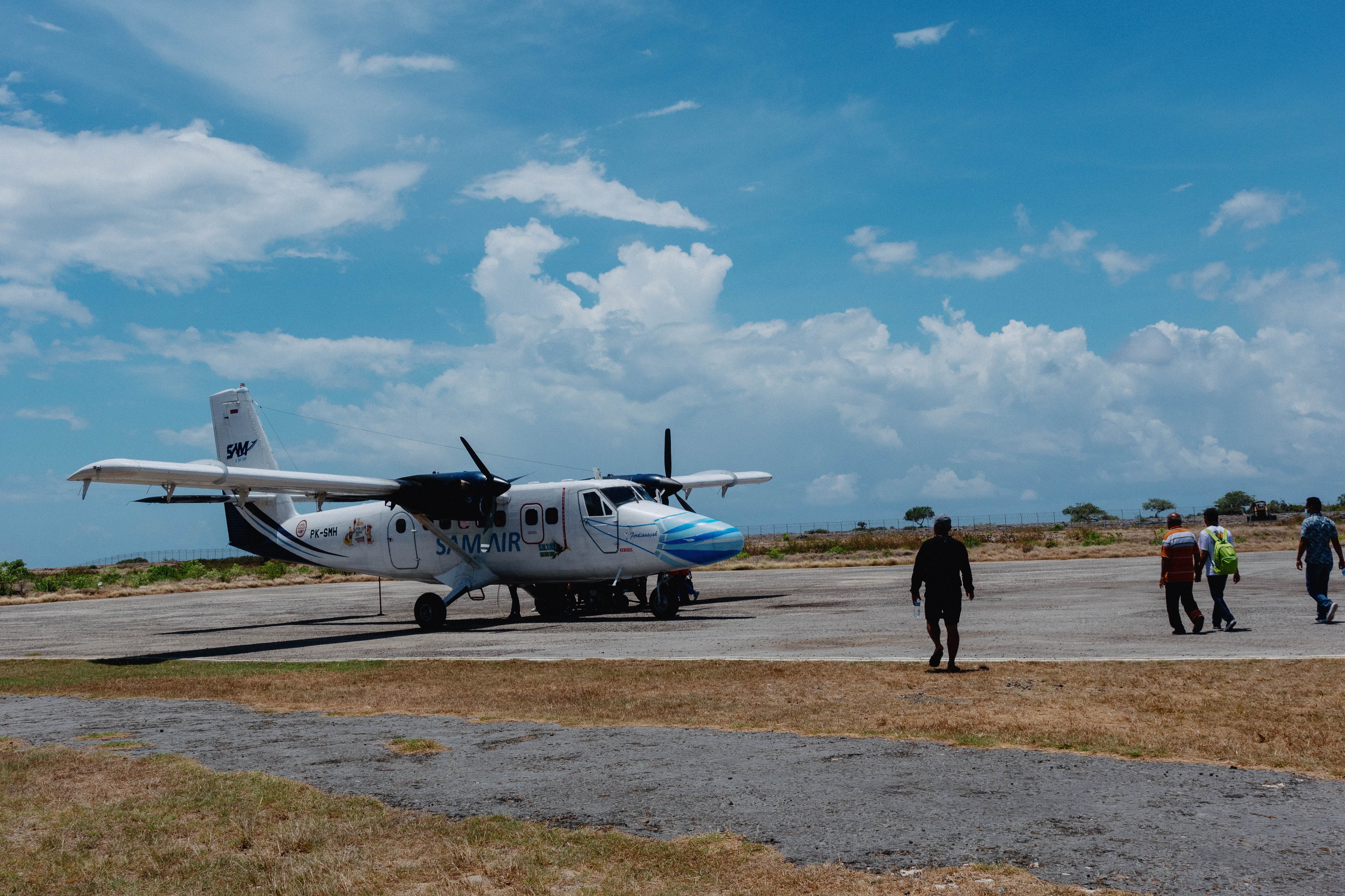  **Gambar 3.** Pesawat Sam Air yang melayani rute Kisar melalui Ambon.